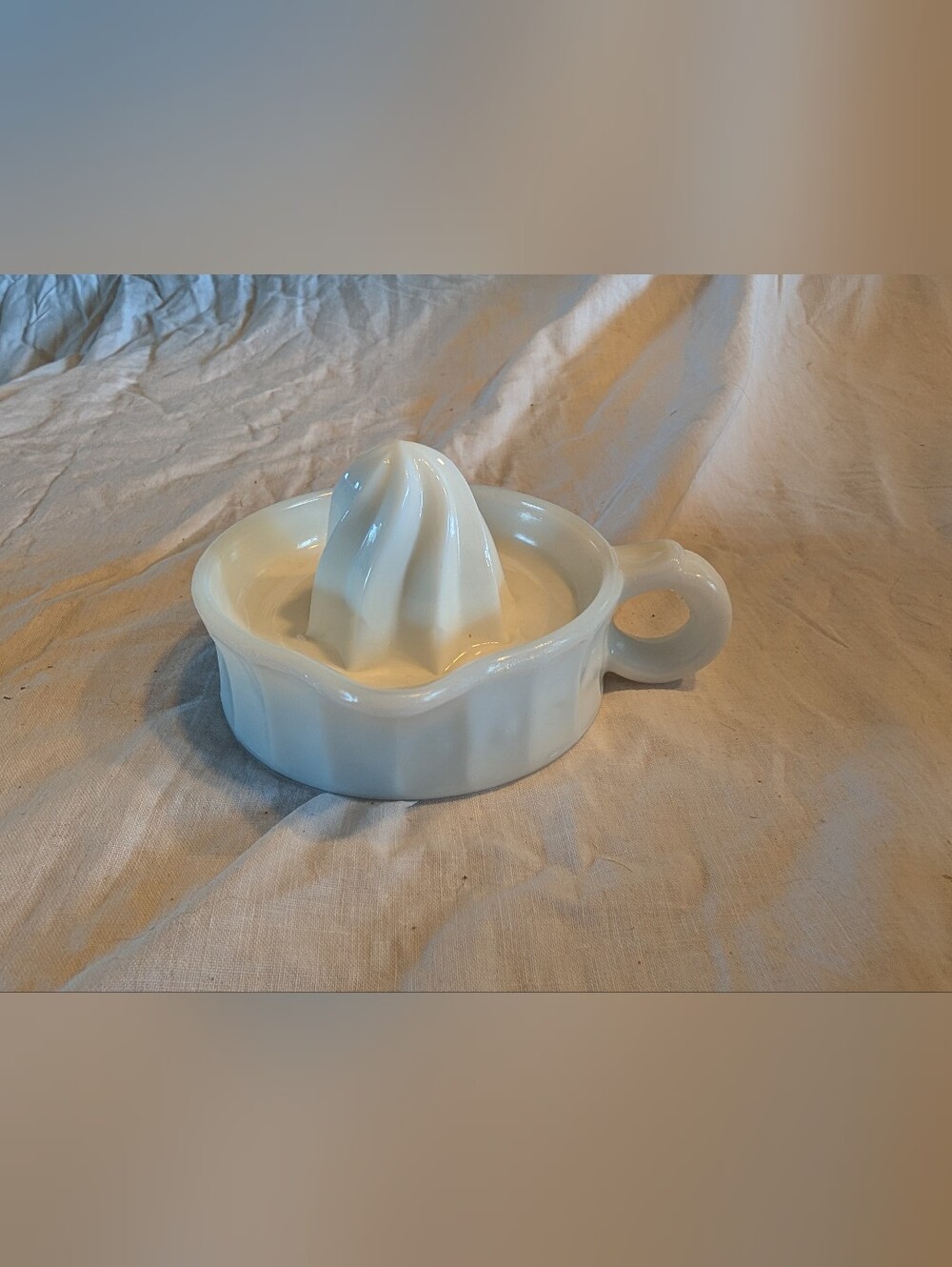 2/60$ White Milk glass  Citrus Juicer - Classic Home Art